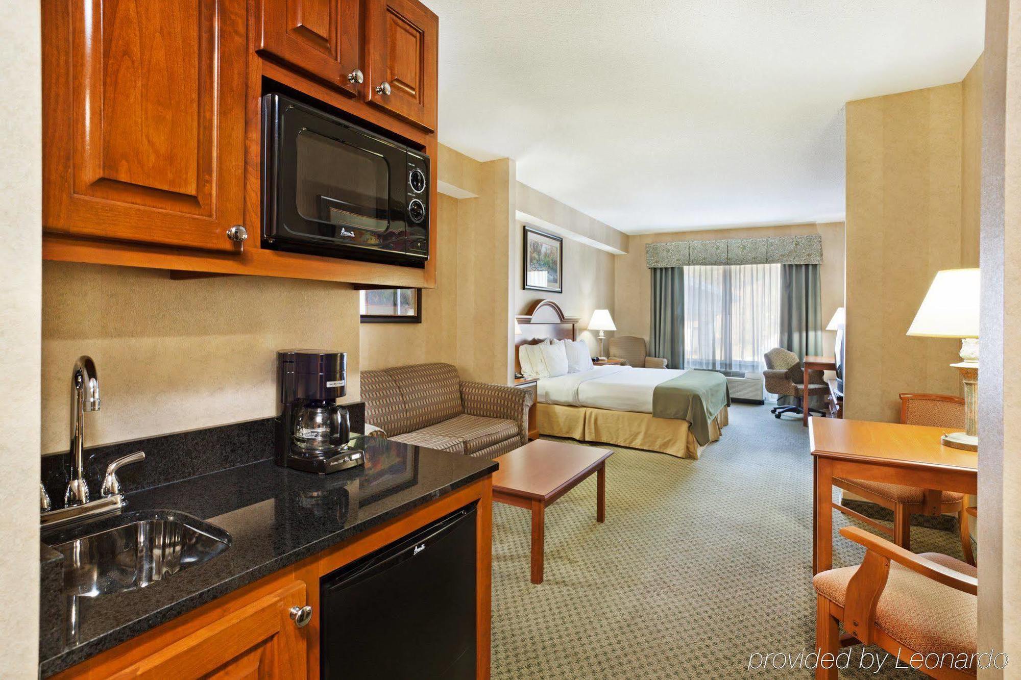 Holiday Inn Express & Suites Sylva / Dillsboro, An Ihg Hotel Номер фото